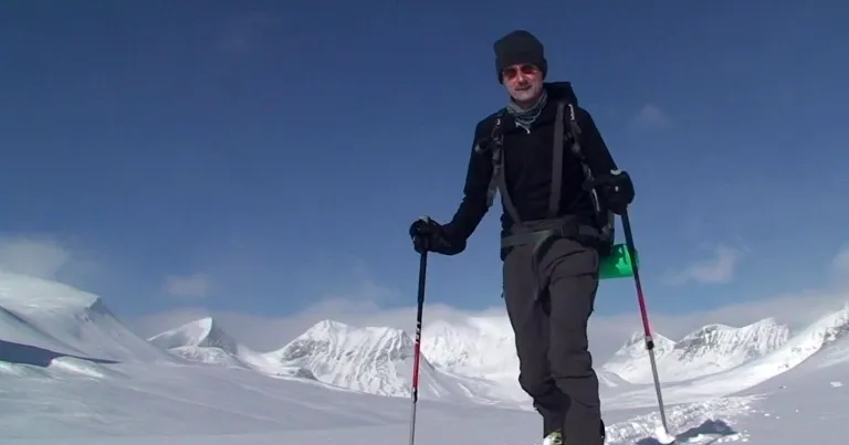 Neige et aurores boréales en Laponie