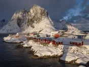Raquettes sous les aurores boréales