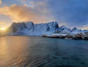 Raquettes sous les aurores boréales