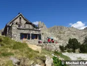 Refuge d'Amitges, au pied des aiguilles du même nom
