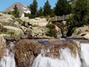 Fleuve Tet dans la vallée de la Grava